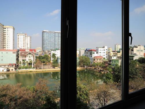Sunny Hotel 2