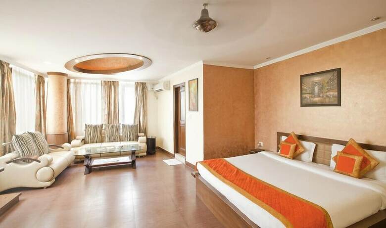 Hotel Chirag Residency