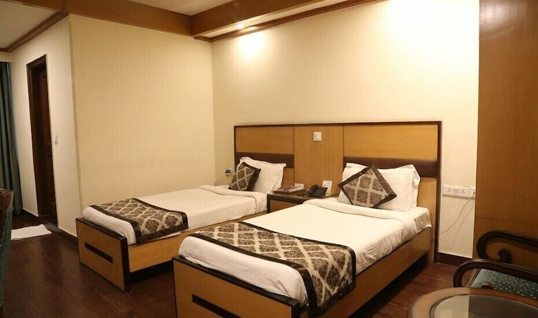 Hotel Chirag Residency