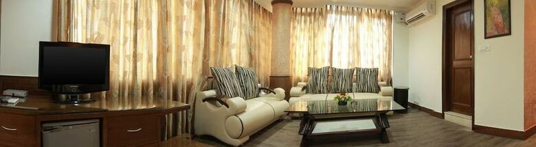 Hotel Chirag Residency