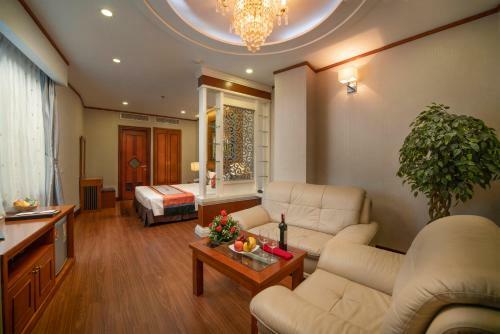 Hanoi La Rosa Hotel