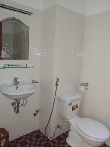 Long Chau Hotel