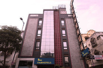 Fabhotel Karol Bagh Metro