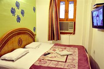 Anoop Hotel