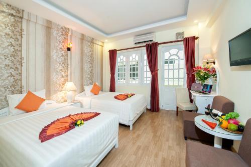 Palm Beach Hotel
