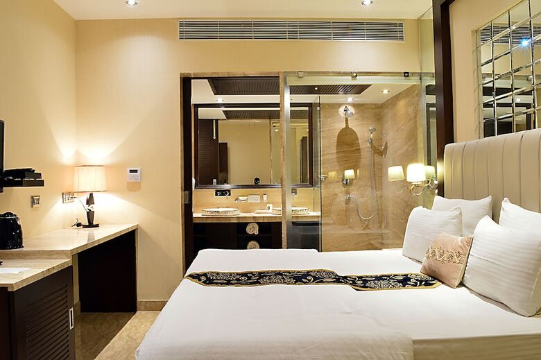 Hotel Emperor Palms
