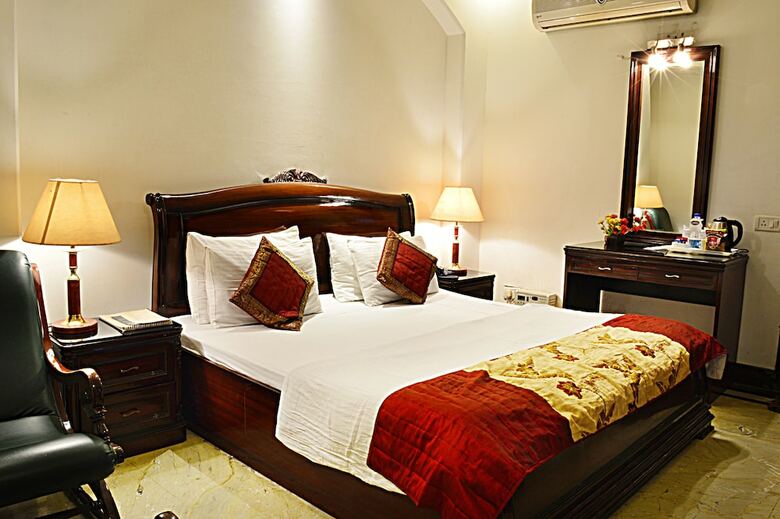 Hotel Emperor Palms