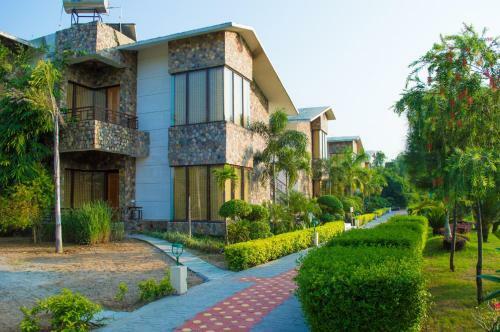 Hotel The Roar Resort