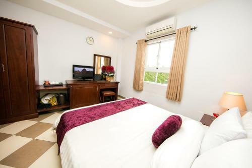 Quy Hung Hotel