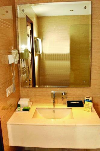 Hotel The Park Residency