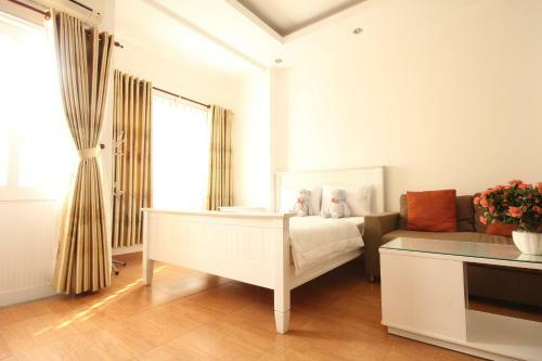 Smiley Apartment 3