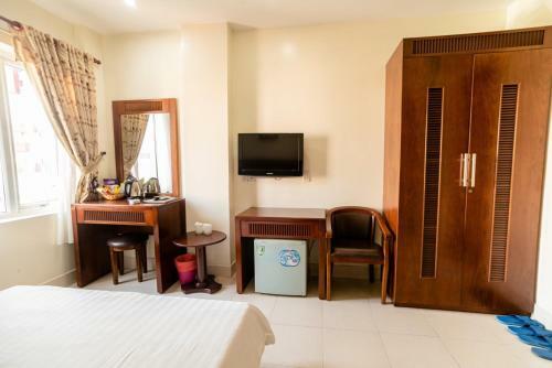 Binh Hung Hotel
