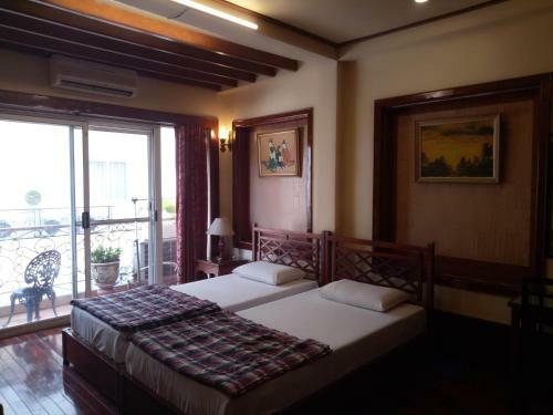 Bee Saigon Hotel