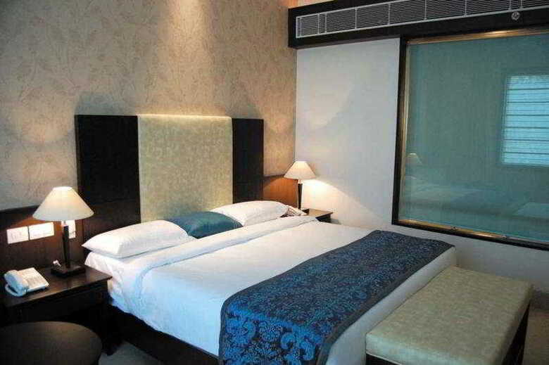 Hotel Airport Residency