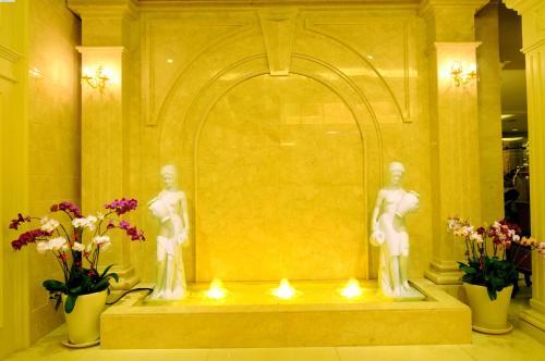 Silverland Central Hotel & Spa