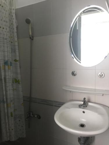 Hostal Vy Khanh Guesthouse
