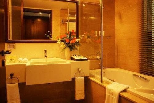 Vissai Saigon Hotel