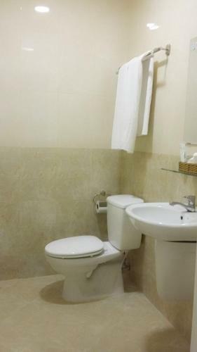 Giang Son 3 Hotel