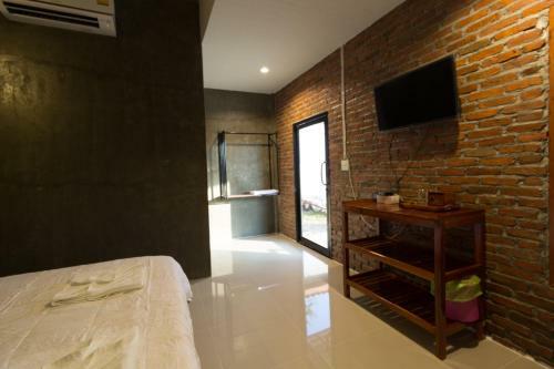 Koh Jum Hostel