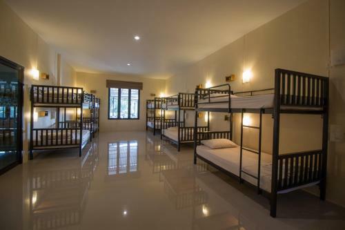 Koh Jum Hostel