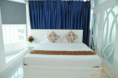 Queen Central Apartment Hotel