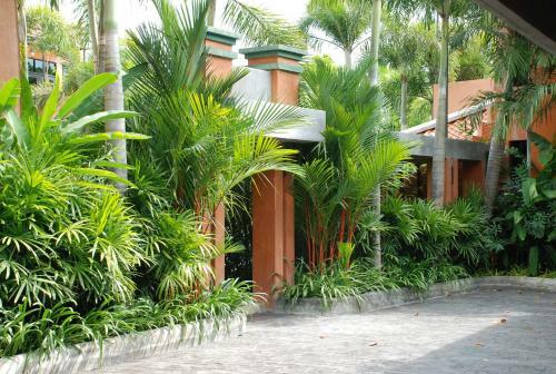 Hostal 4 House Residence
