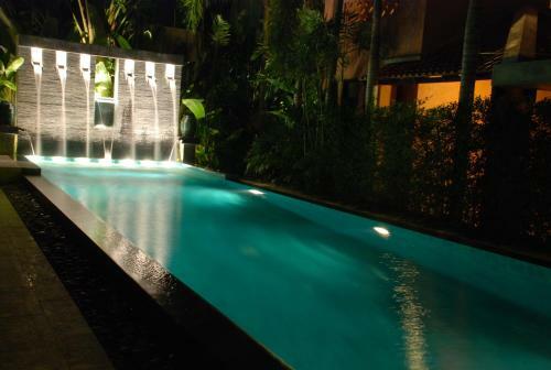 Hostal 4 House Residence
