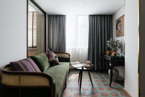 Au Lac Hotel
