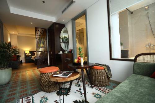Au Lac Hotel