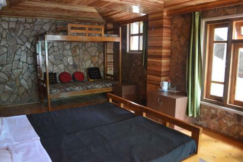 Hostal Quinton Enclave