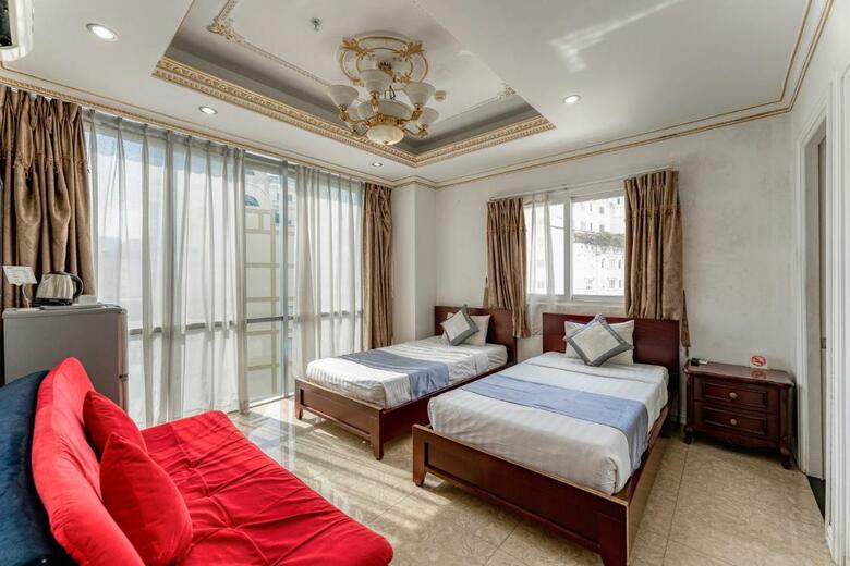 Happy Land Hotel