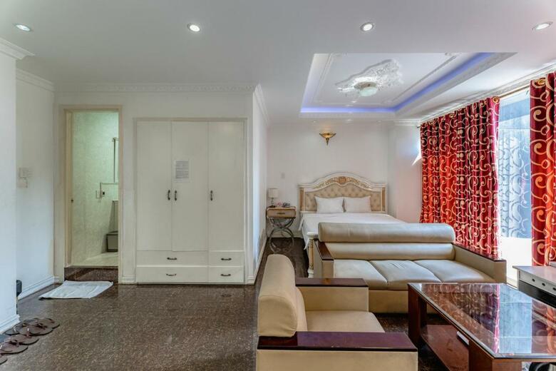 Happy Land Hotel