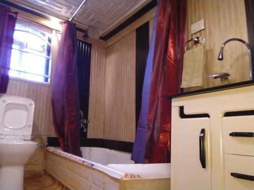 Akbar Group Of Heritage Houseboats