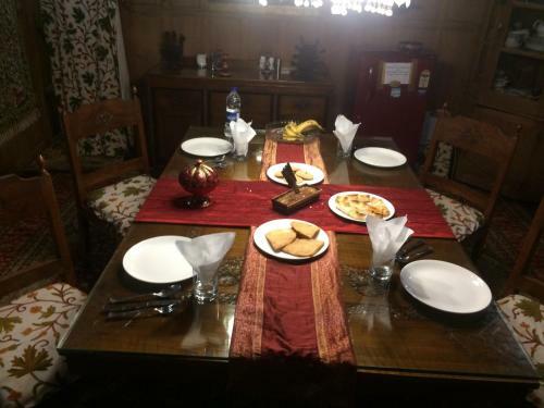 Akbar Group Of Heritage Houseboats