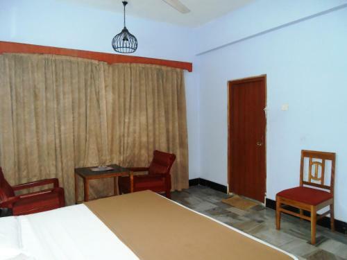Hotel Bhimas Paradise