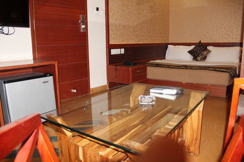 Uddhav Vilas Hotel