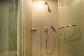 Hotel Oyo Premium Ramavarappadu Circle