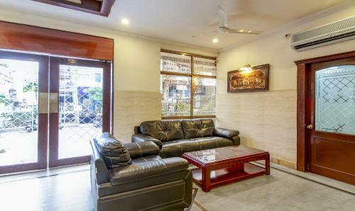 Hotel Saaket Residency