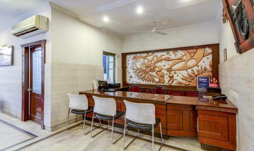 Hotel Saaket Residency