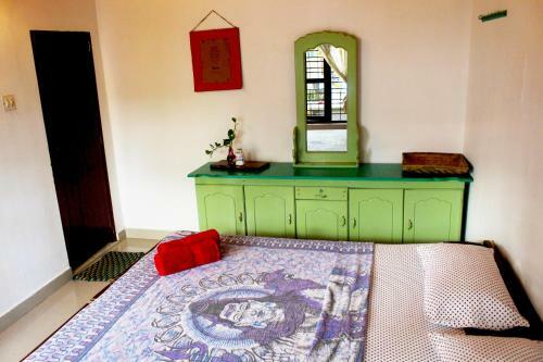 Hostal Keratheeram Beach Resort