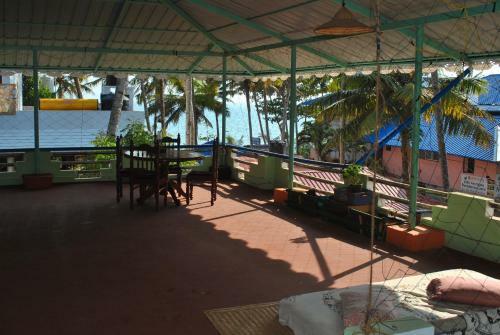 Hostal Keratheeram Beach Resort