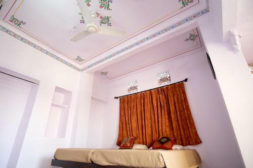 Hostal Devi Vilas Guest House