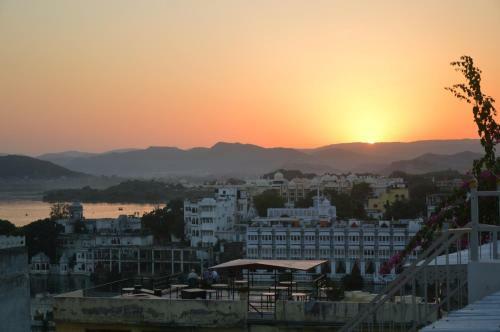 Hostal Devi Vilas Guest House