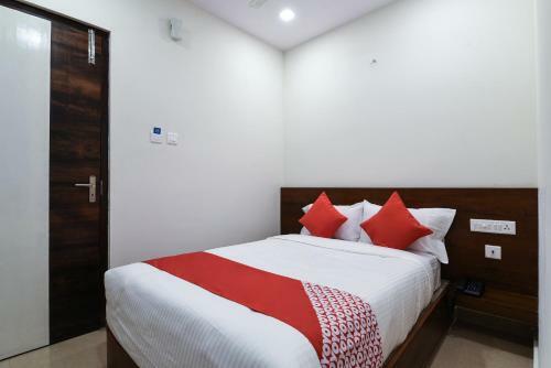 Hotel Blue Moon