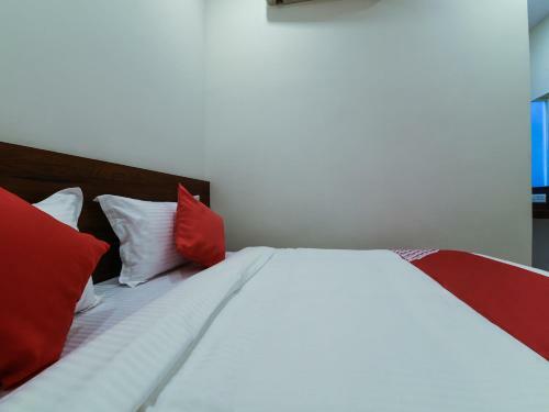 Hotel Blue Moon