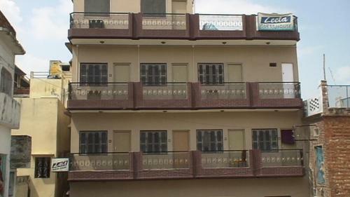 Hostal Leela Guest House
