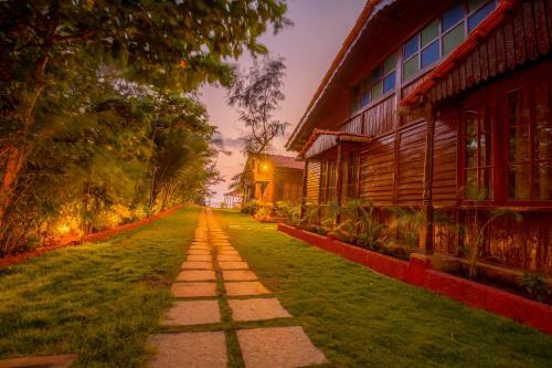 Shining Sand Beach Hotel