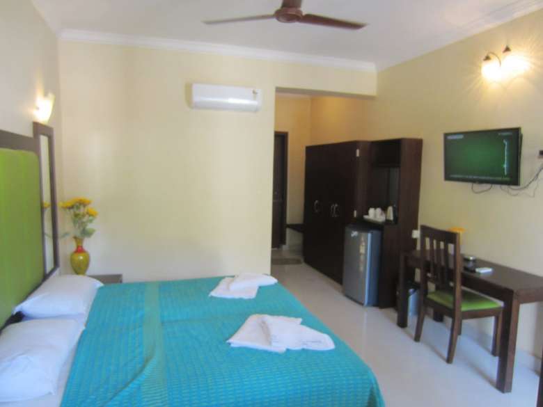 Hotel Riverside Regency Resort