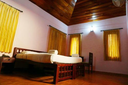 Hotel Crescent Residency