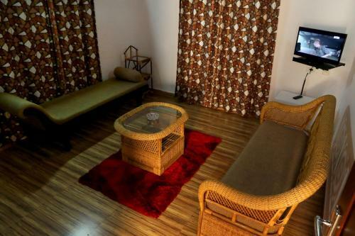 Hotel Crescent Residency